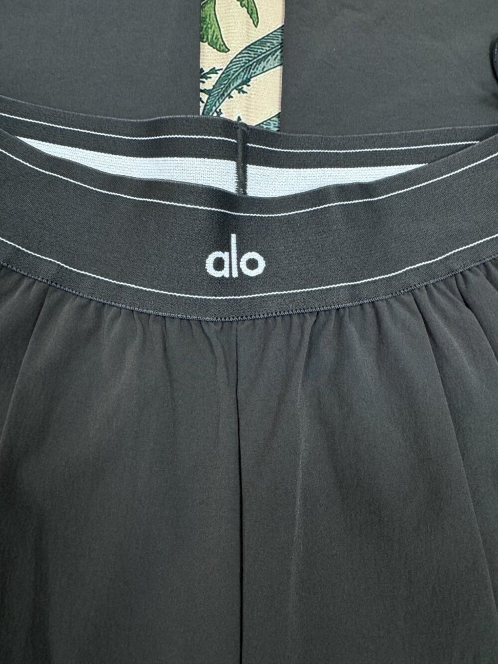 NWT 😜 Alo Yoga Suit Up Trouser Anthracite Grey Relaxed Fit Wide Leg Pants 30" - Picture 3 of 10